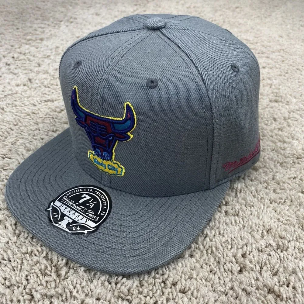Chicago Bulls Hat Mitchell & Ness 7 1/4 Carbon‎ 1996 Finals Patch Windy City Cap